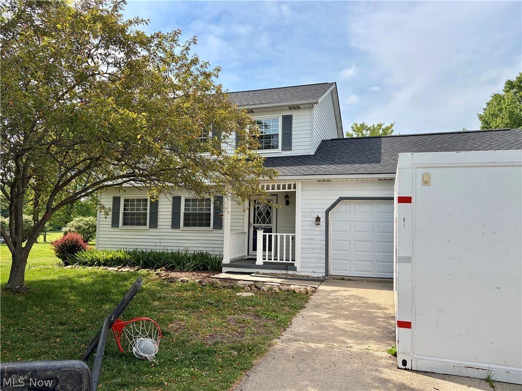 Photo of 3023 Stockbridge Drive, Stow, OH 44224 (MLS # 5217020)