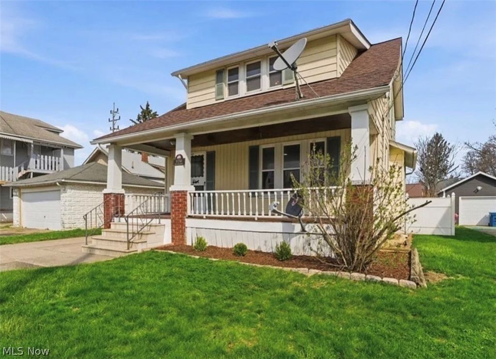 Photo of 1150 W 10th Street, Lorain, OH 44052 (MLS # 5197806)