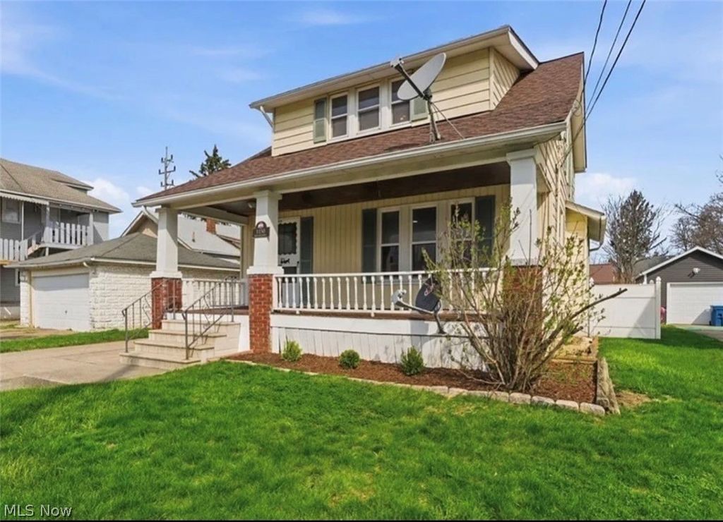 Photo of 1150 W 10th Street, Lorain, OH 44052 (MLS # 5197806)