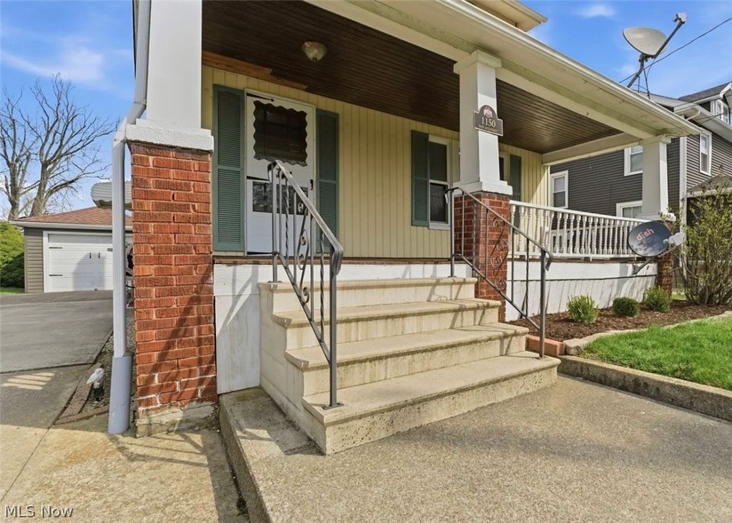 Photo of 1150 W 10th Street, Lorain, OH 44052 (MLS # 5197806)