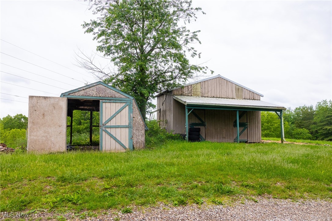 2461 Peters Creek Road, Cambridge, Ohio image 17