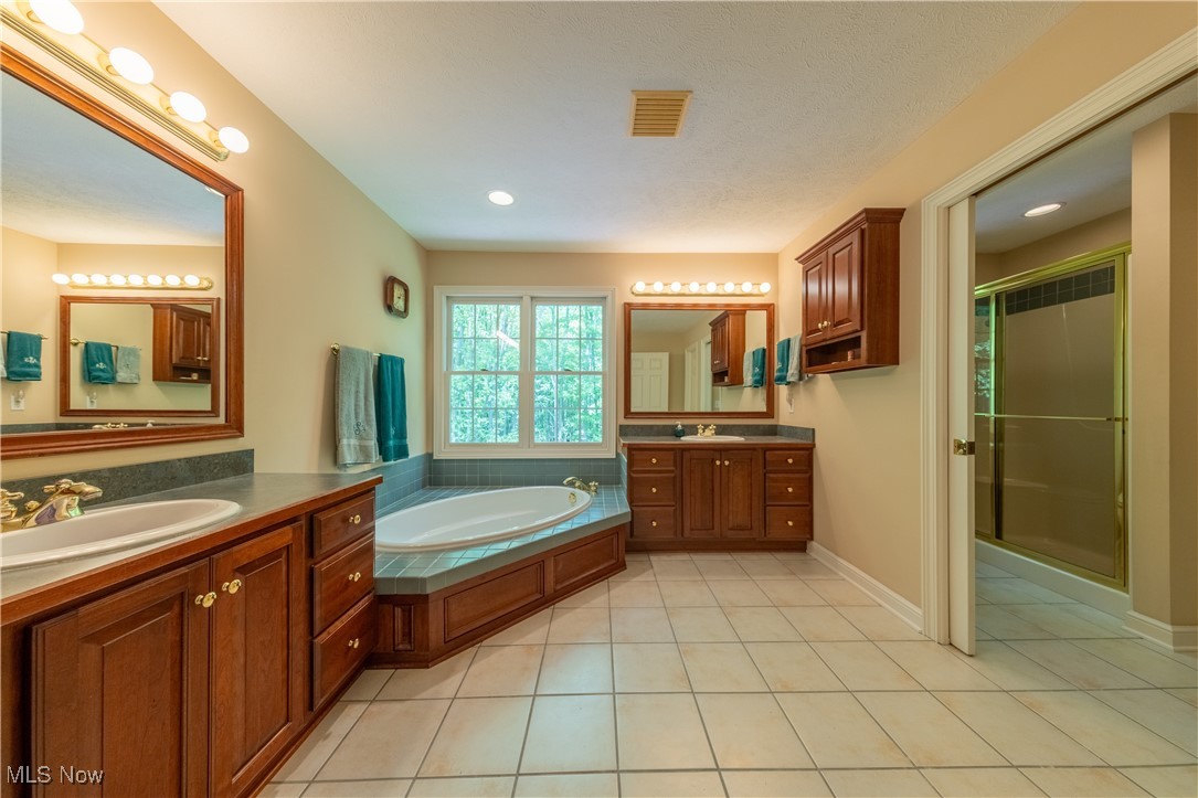 1030 Whisperwood Lane, Aurora, Ohio image 32
