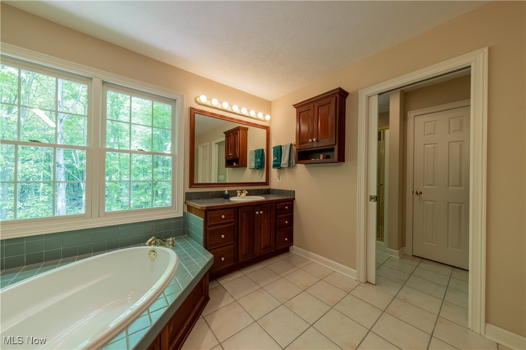 1030 Whisperwood Lane, Aurora, Ohio image 33