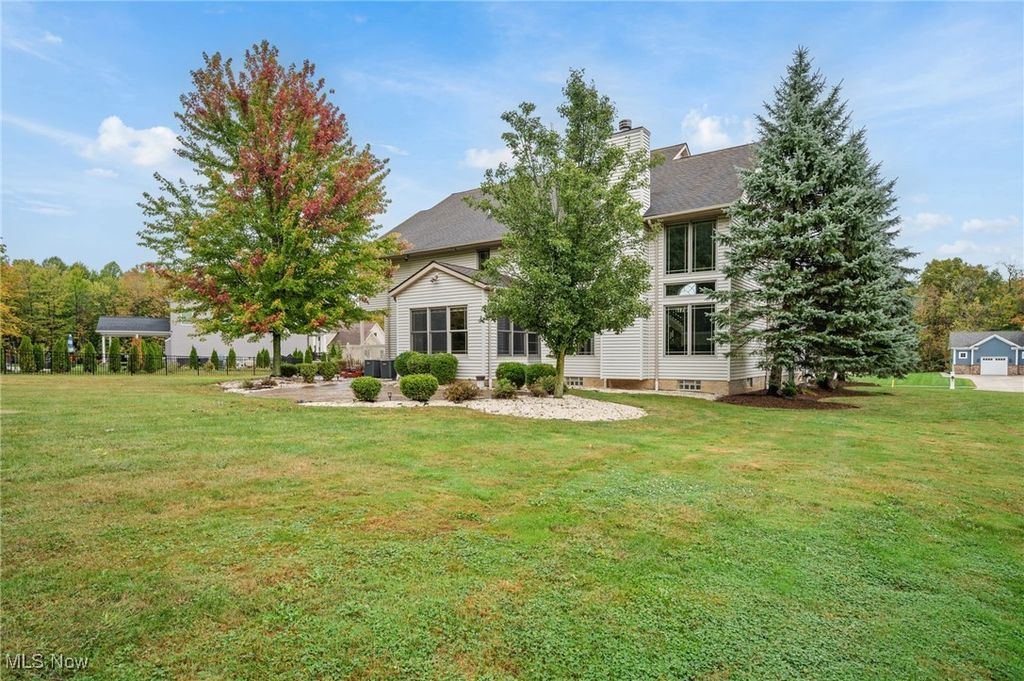 Photo of 9790 Hidden Hollow Trail, Broadview Heights, OH 44147 (MLS # 5162988)