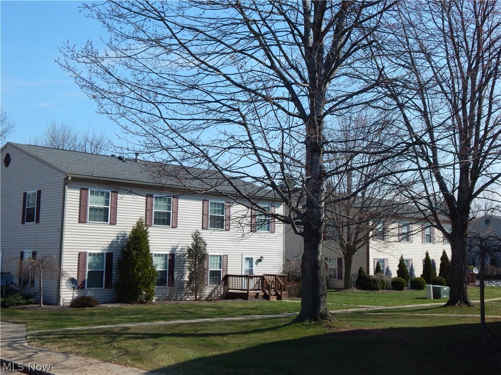 Williamsburg Court Condos - Residential