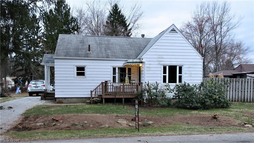 LOTS of potential in this charming house situated on a nice sized lot in Perry. Just perfect for someone who is looking to stop paying rent or who may be looking to downsize!