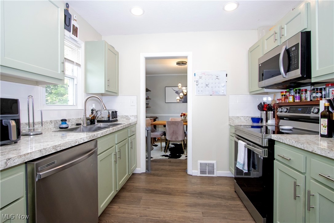 Akron, Ohio 44320, United States, 3 Bedrooms Bedrooms, ,1 BathroomBathrooms,Residential,Active,156921