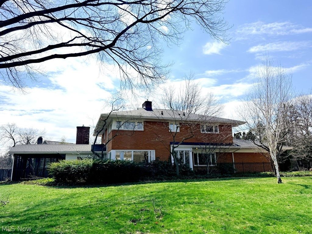 Photo of 3224 Halsey Drive NE, Warren, OH 44483 (MLS # 5194906)