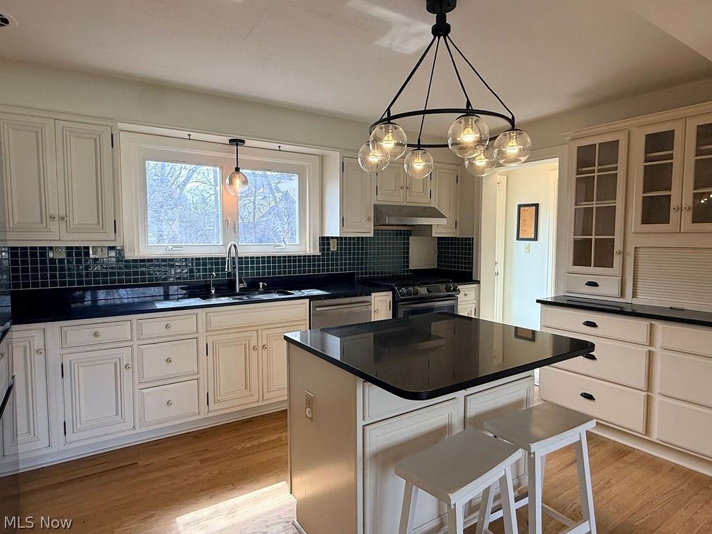 Photo of 3224 Halsey Drive NE, Warren, OH 44483 (MLS # 5194906)