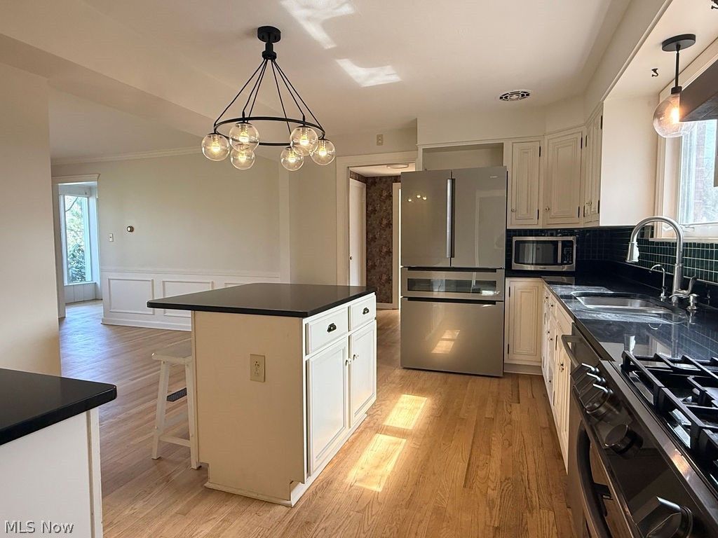 Photo of 3224 Halsey Drive NE, Warren, OH 44483 (MLS # 5194906)