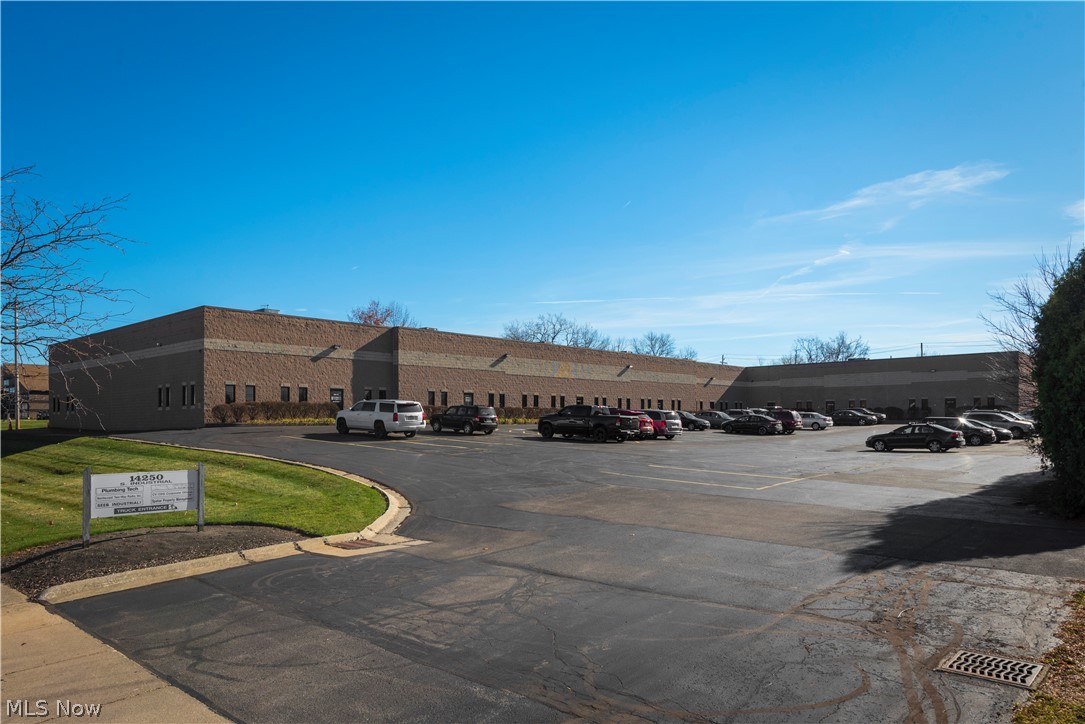 Beautiful secure building with 24/7 access, signage, and close proximity to I-480 and I-271. O/I Zoning - office/industrial which includes a broad list of acceptable businesses. This 2nd floor suite was recently rehabbed (2022) with new carpet, paint, and bathroom.
LAYOUT
- 2,186 SF office 2nd floor
- 6 Private offices
- 1 Conference/break room
- 1 Bathroom
RATE
- $2,025 + Utilities. First month free and discounts for longer leases.