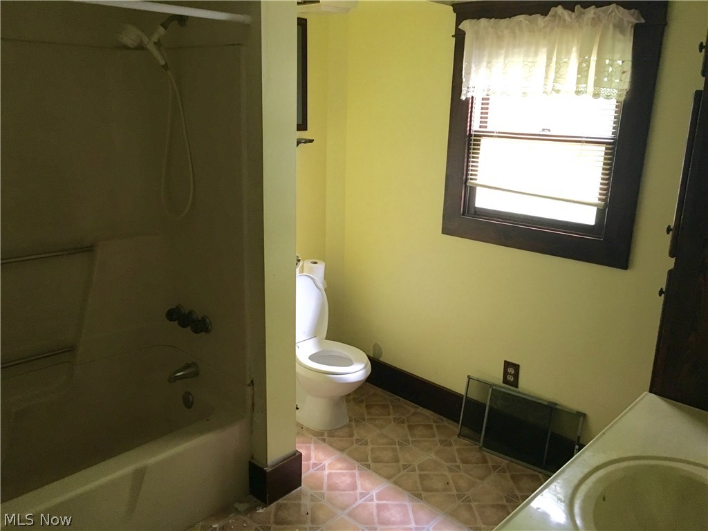 James G Ewings Bonnie Brae - Residential