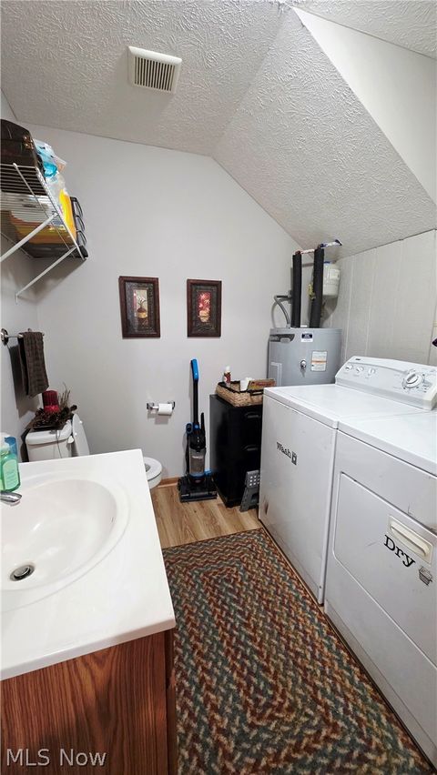 Tiny photo for 704 Gladstone Street, Parkersburg, WV 26101 (MLS # 5210322)