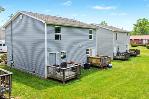Tiny photo for 704 Gladstone Street, Parkersburg, WV 26101 (MLS # 5210322)
