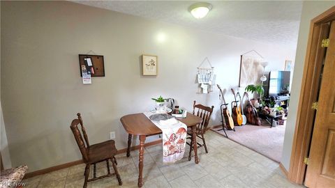 Tiny photo for 704 Gladstone Street, Parkersburg, WV 26101 (MLS # 5210322)