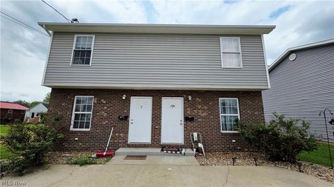 Tiny photo for 704 Gladstone Street, Parkersburg, WV 26101 (MLS # 5210322)
