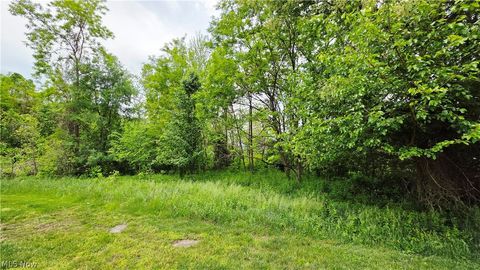Tiny photo for 704 Gladstone Street, Parkersburg, WV 26101 (MLS # 5210322)