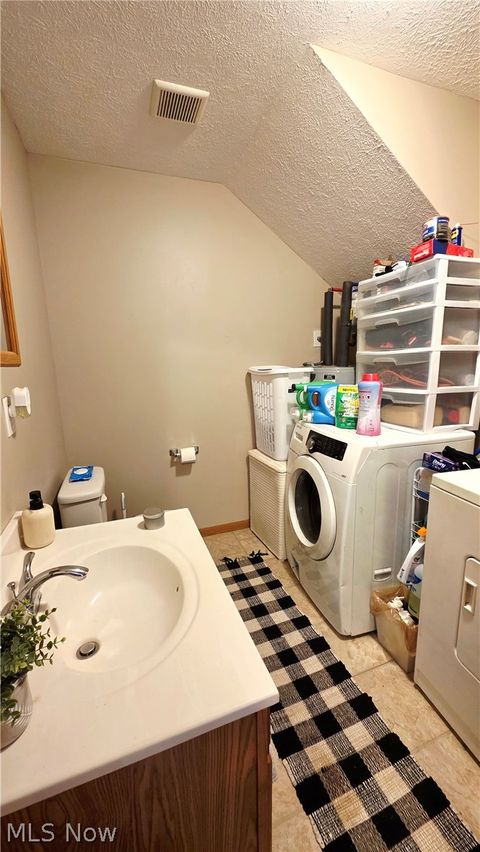 Tiny photo for 704 Gladstone Street, Parkersburg, WV 26101 (MLS # 5210322)