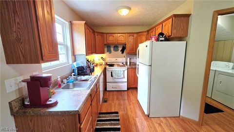 Tiny photo for 704 Gladstone Street, Parkersburg, WV 26101 (MLS # 5210322)