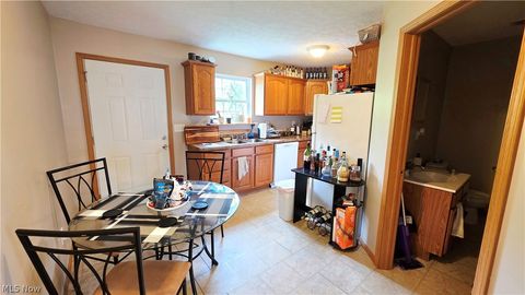 Tiny photo for 704 Gladstone Street, Parkersburg, WV 26101 (MLS # 5210322)
