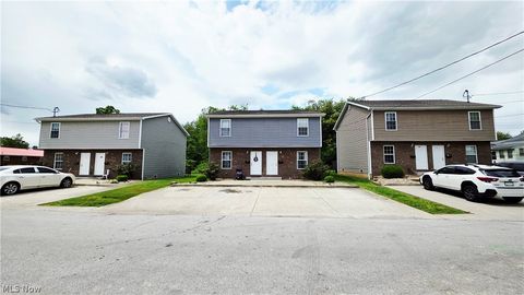 Photo of 704 Gladstone Street, Parkersburg, WV 26101 (MLS # 5210322)