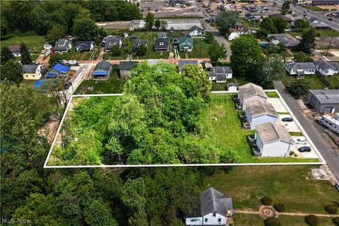 Tiny photo for 704 Gladstone Street, Parkersburg, WV 26101 (MLS # 5210322)
