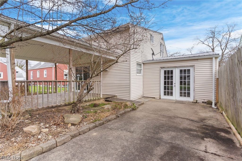 Photo of 3267 Bell Wick Road, Hubbard, OH 44425 (MLS # 5194136)