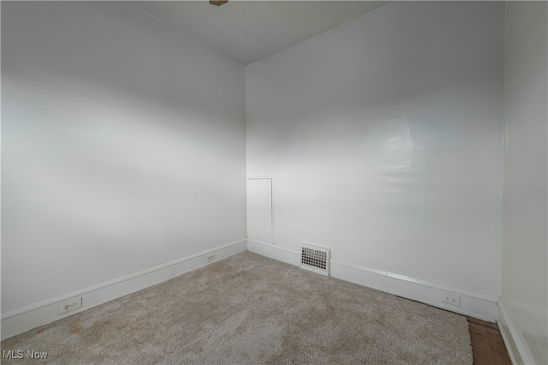 Advance R/E Companys 01 - Residential Income