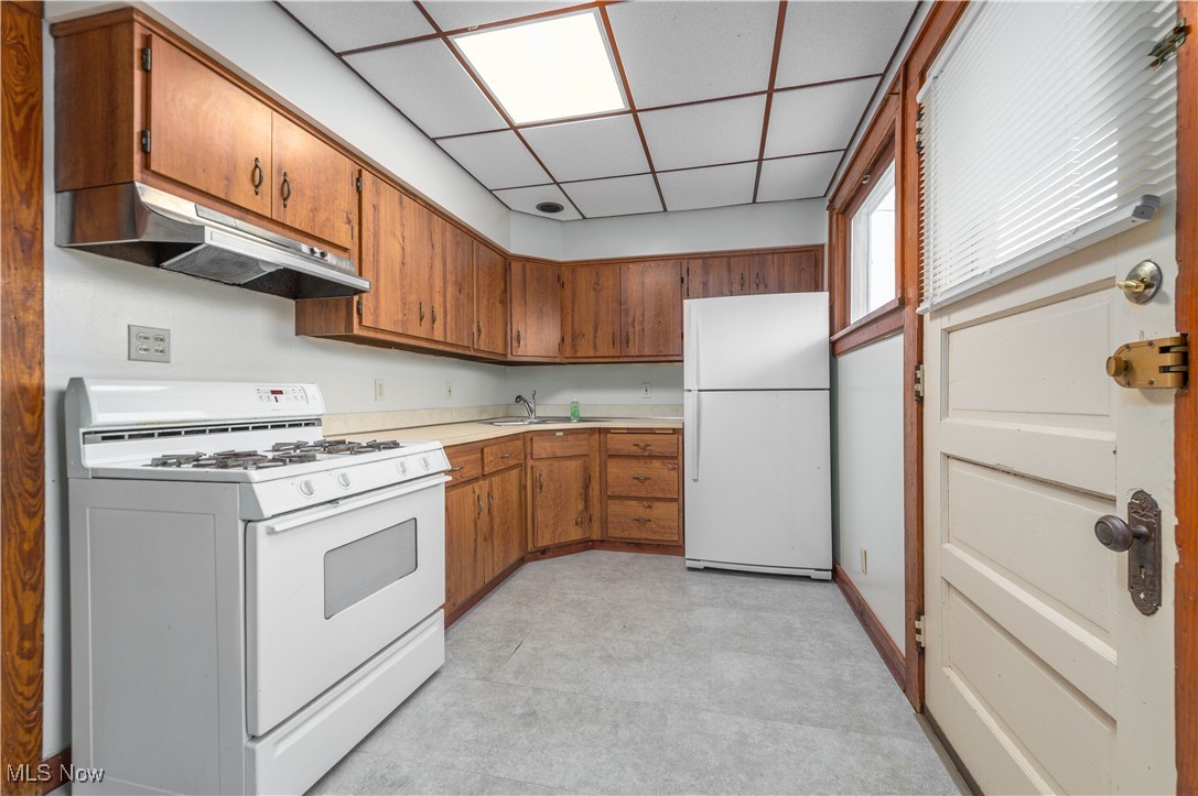 Advance R/E Companys 01 - Residential Income