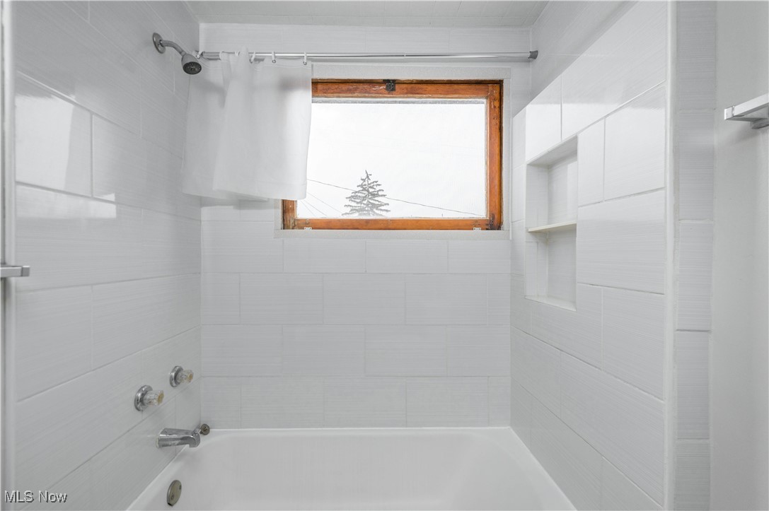 Advance R/E Companys 01 - Residential Income