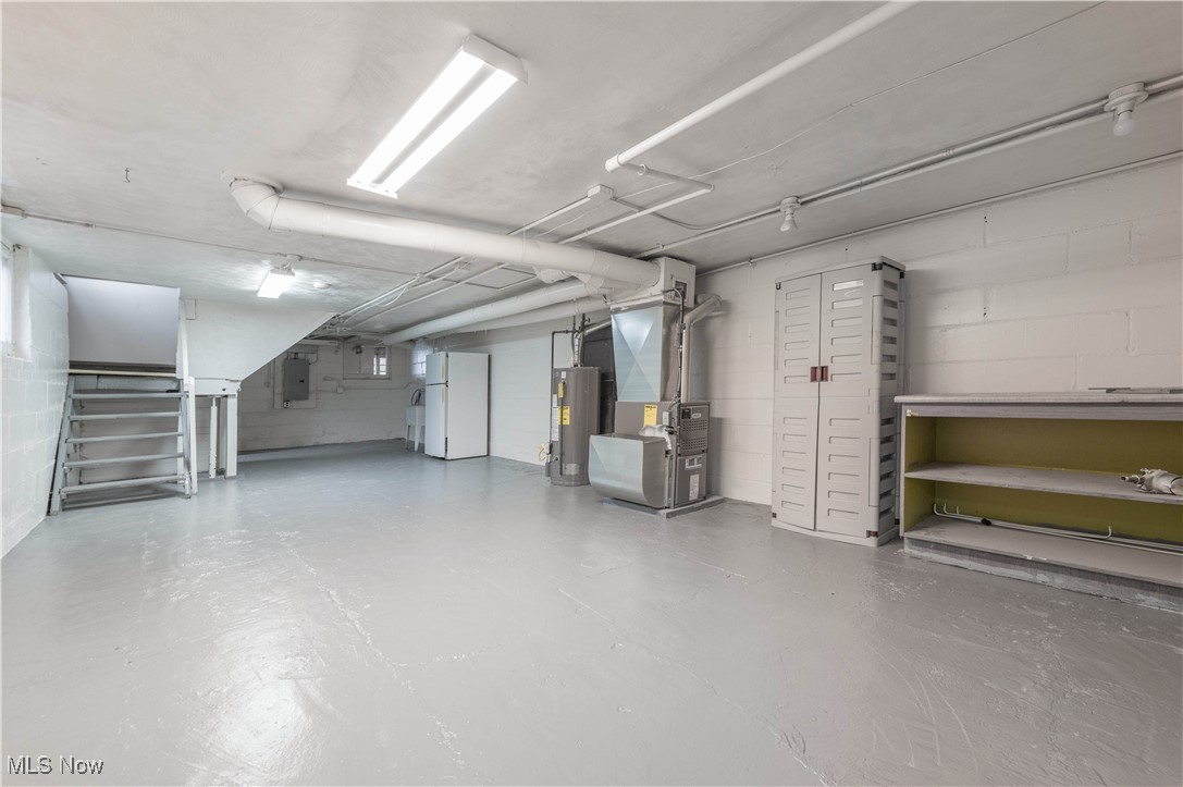 Advance R/E Companys 01 - Residential Income