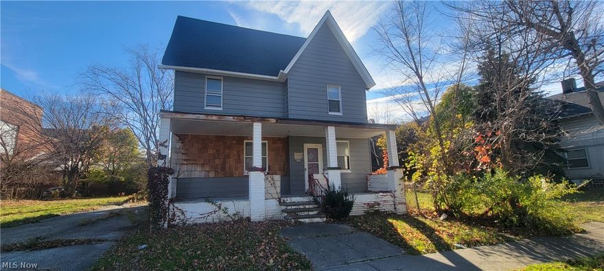 Investor special. Blank canvas with good potential. Up to 6 bedrooms with the 2nd floor configurable to suite.