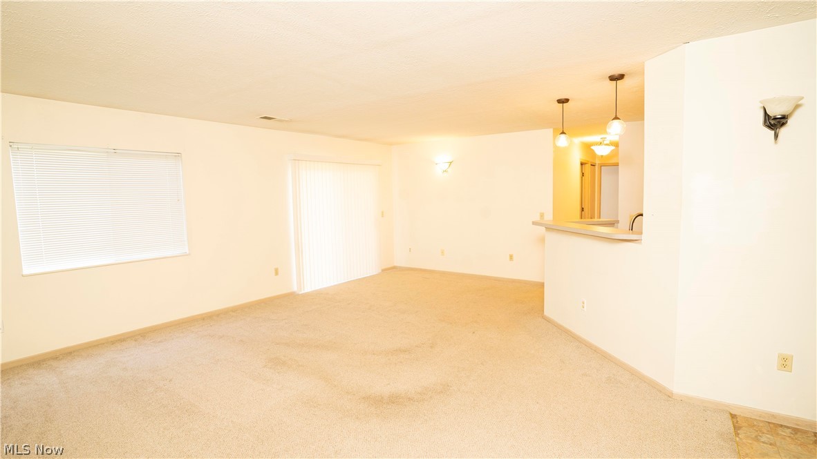 Brookledge Commons Condos - Residential