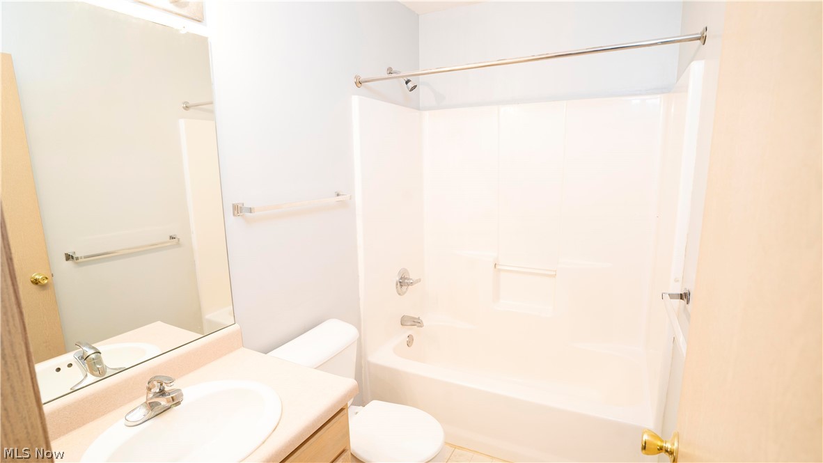 Brookledge Commons Condos - Residential