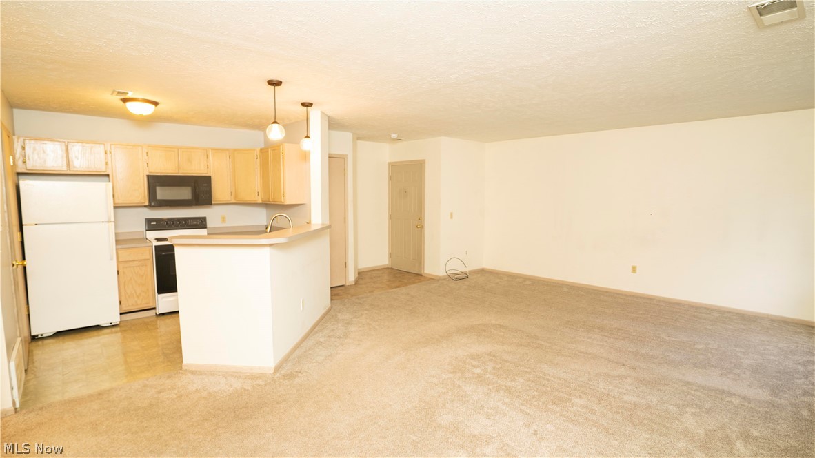 Brookledge Commons Condos - Residential