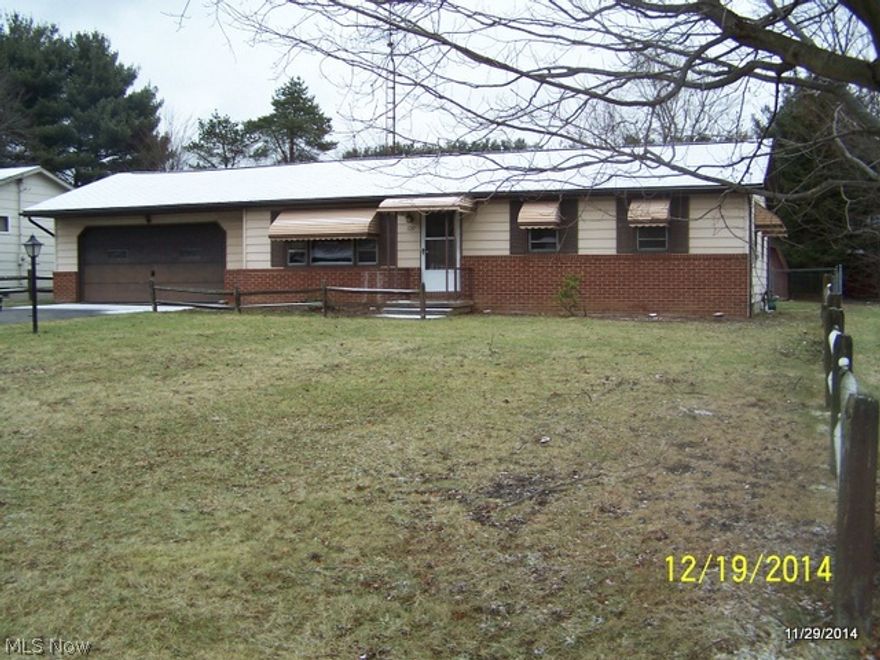 One floor living in established neighborhood.  Fenced in yard, full basement and attached garage.