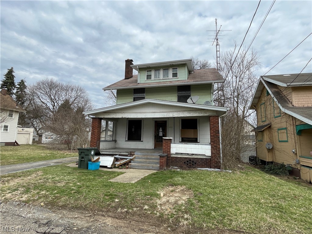 Come check out 2715 Blair Place SW! This four bedroom, one bathroom colonial is looking for the right investor, contractor or handy homeowner to give this home the update it deserves. Come check out all this home has to offer! Great location for a blank slate.