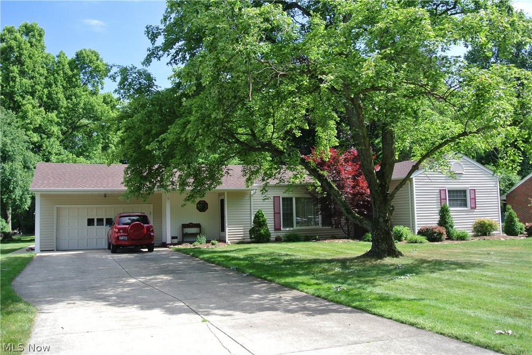 Very nice 3 BR 2 BA Ranch home in the desirable Fitzwater Rd. area of Brecksville. Located on a no-outlet street, lot is .75 acres. Finished basement, huge back patio.