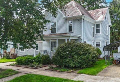 Photo of 129 Woodland Avenue, Marietta, OH 45750 (MLS # 5240793)