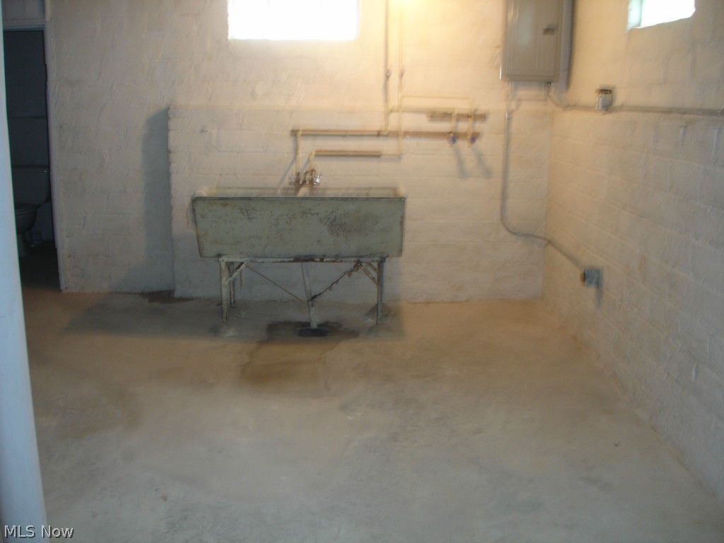 W T Rodmonds Blvd Estate Su - Residential Lease