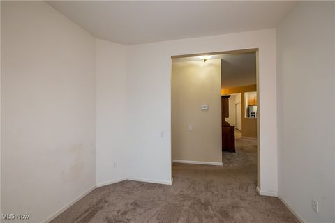 Tiny photo for 38391 Kingsbury Drive, North Ridgeville, OH 44039 (MLS # 5179990)