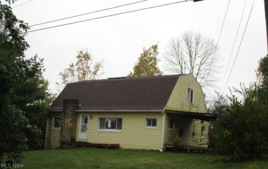 2 BEDROOM 1-1/12 STORY HOME WITH UNFISHED ATTIC FOR POTENTIAL 3RD BEDROOM.LARGE BASEMENT WITH BEDROOM AND 3/4 BATH.POLE BUILDING IN REAR WITH OFFICE AND WORK SHOP.