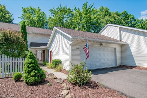 Condo For Sale - 2440 Port Charles Drive<br/> Stow, OH 44224