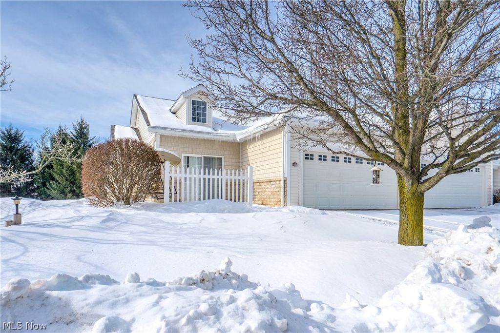 Photo of 4325 Greenway Trail Street NW, Massillon, OH 44647 (MLS # 5186178)