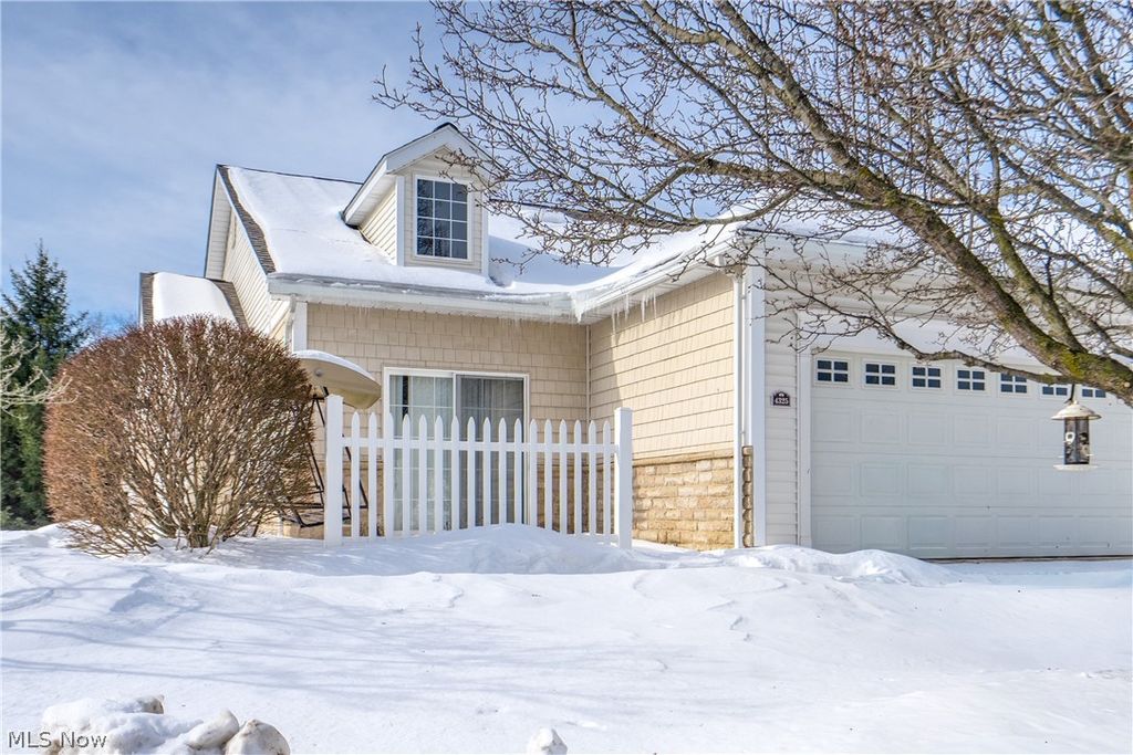 Photo of 4325 Greenway Trail Street NW, Massillon, OH 44647 (MLS # 5186178)