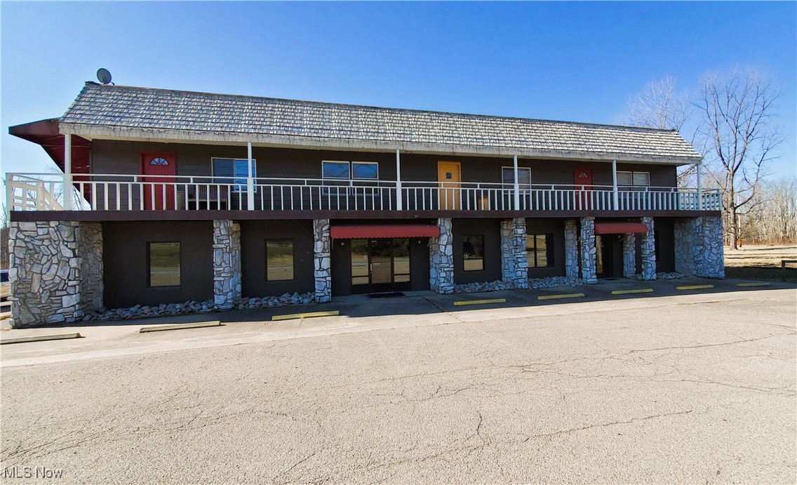 Office Space for Lease - Prime location just off I-77! This spacious lower-level office suite in a professional commercial building offers outstanding accessibility and flexibility. The suite features multiple private offices, a welcoming reception area, a lunchroom, 4 bathrooms, ample storage space, and abundant off-street parking. With 2 front entrances and an additional side entrance, accessibility is a breeze, allowing for easy access and the potential to divide the suite into two separate offices—ideal for administrative or medical use.
The outdoor signage can be customized at the tenant’s expense. Tenants are responsible for phone, cable, and internet services.
