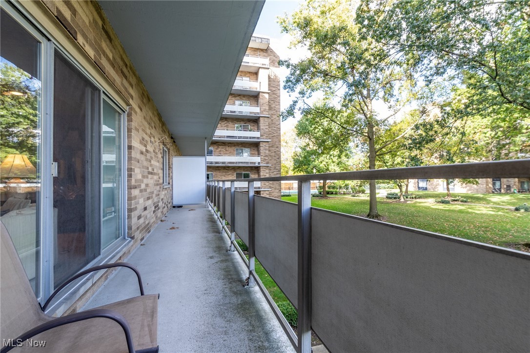 Acacia/Green Condo - Residential