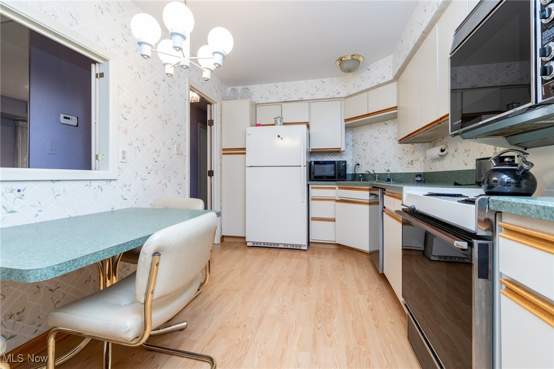 Acacia/Green Condo - Residential