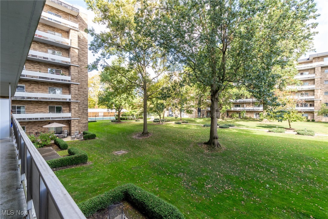 Acacia/Green Condo - Residential