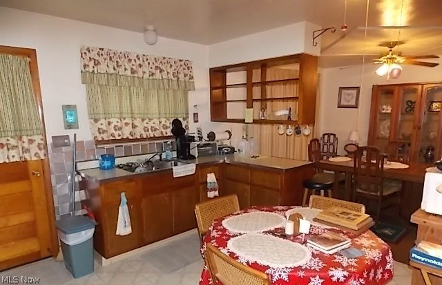 COUNTRY CLUB - Residential